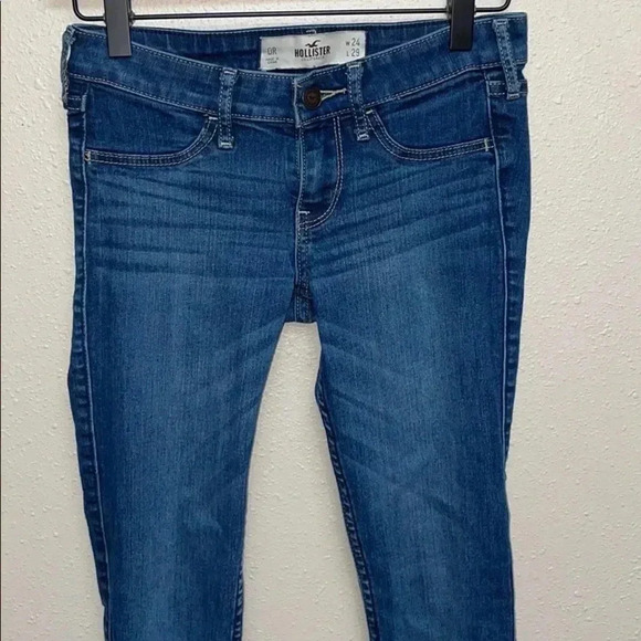 HOLLISTER Women’s Skinny Jeans - Picture 2 of 5
